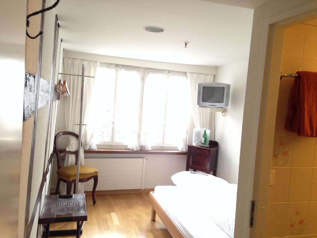 Hotel Rebe Herrliberg Rum bild